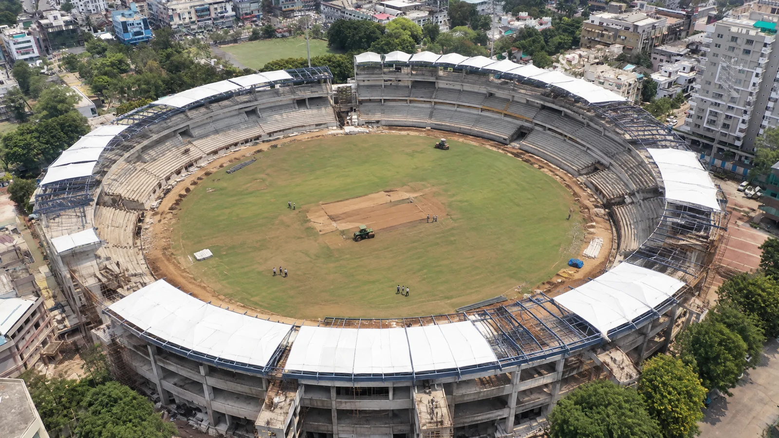 Editorial reconstruction of Holkar Stadium development in Indore
