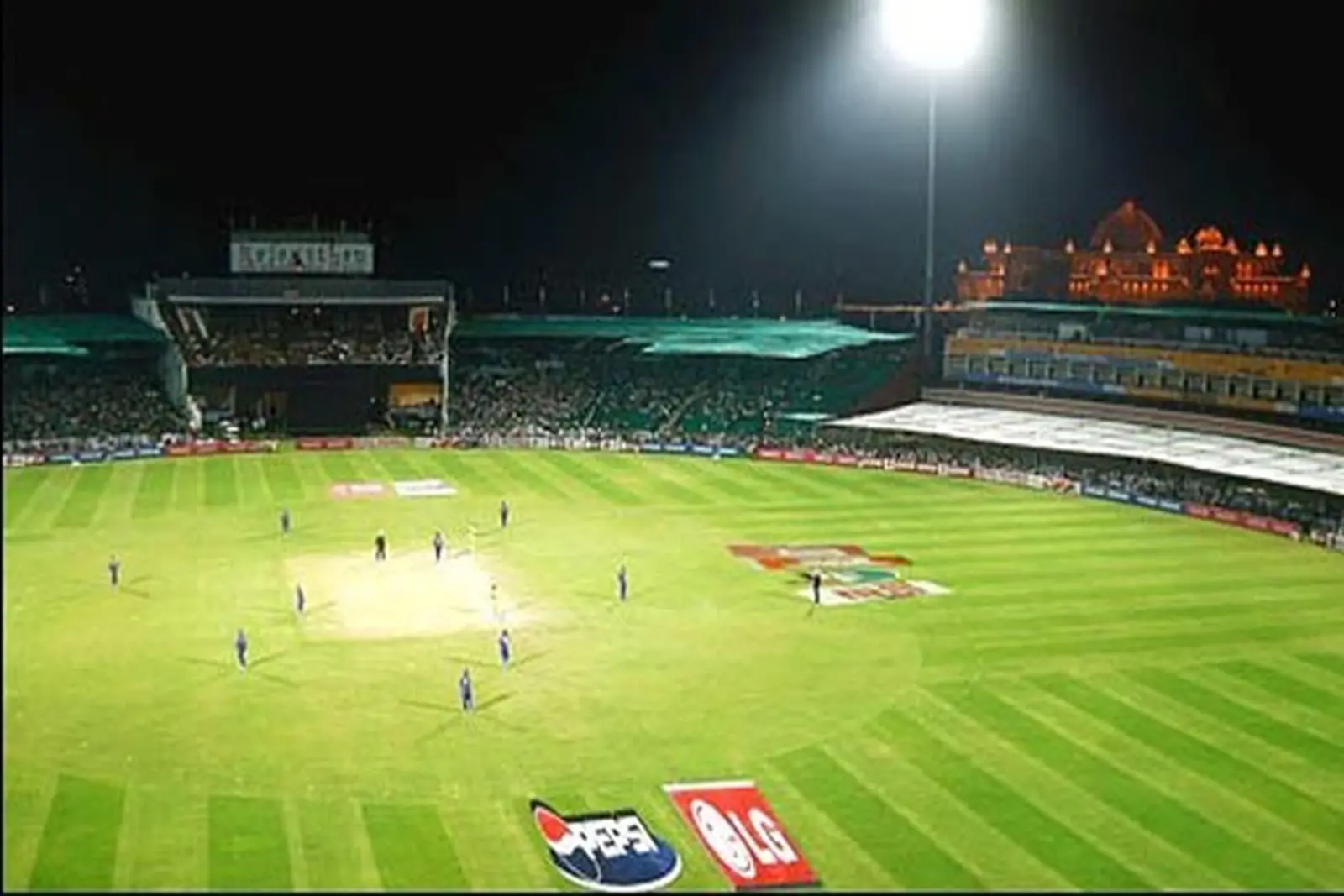 Sawai Mansingh Stadium, Jaipur · CC0 photograph by Bholi Aman, Wikimedia Commons