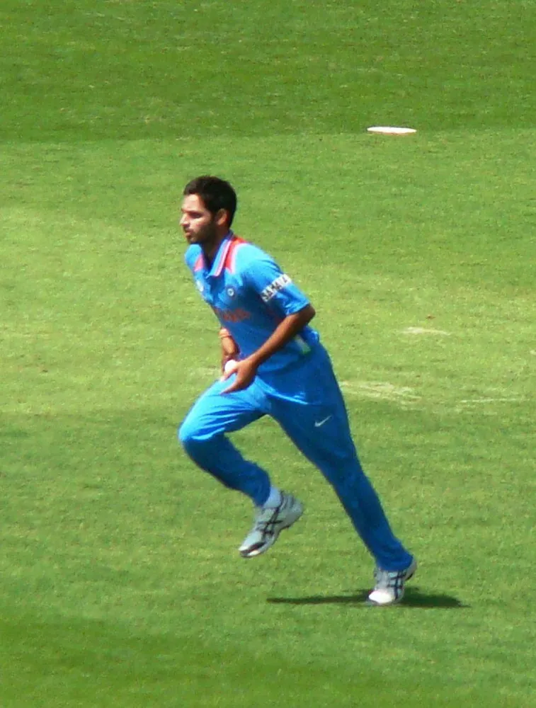 Bhuvneshwar Kumar in his delivery run-up in 2013; archival new-ball bowling imagery